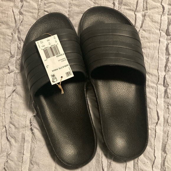 Adidas Slides Brand New - Picture 1 of 3